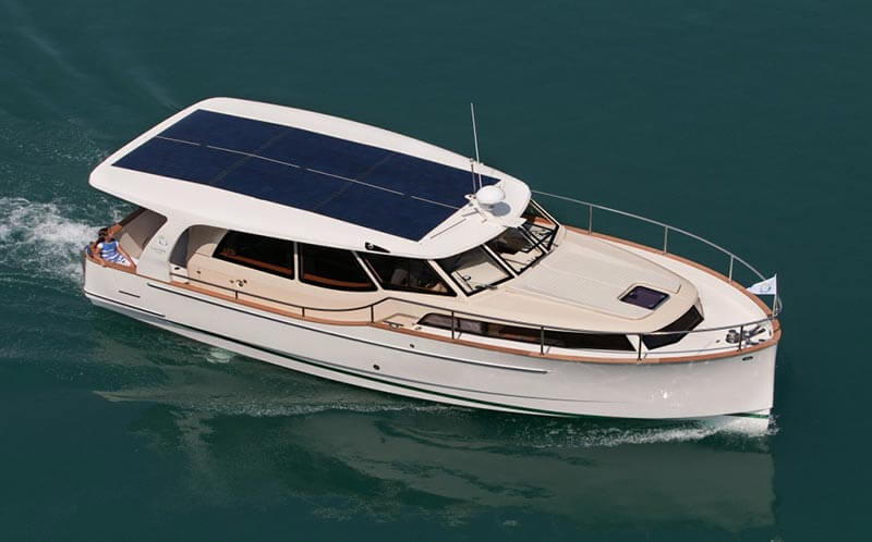 Vous consultez actuellement Bateau hybride : comment ça fonctionne, et ce que ça change vraiment en navigation