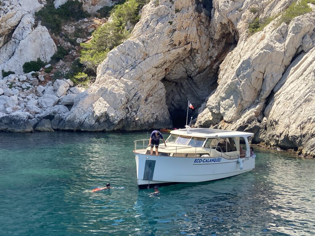 Vue des Calanques depuis le bateau Eco Calanques